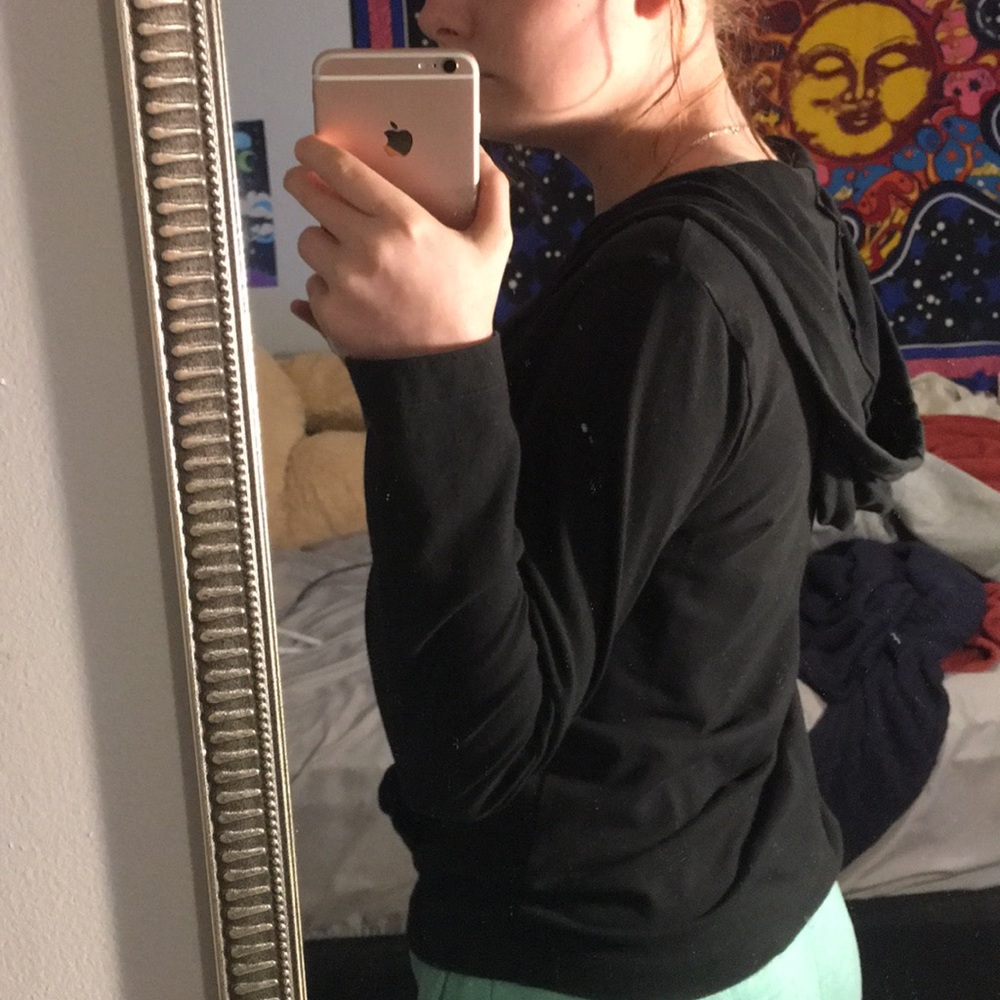 BLACK HOODIE 🖤 - Picture 2 of 2